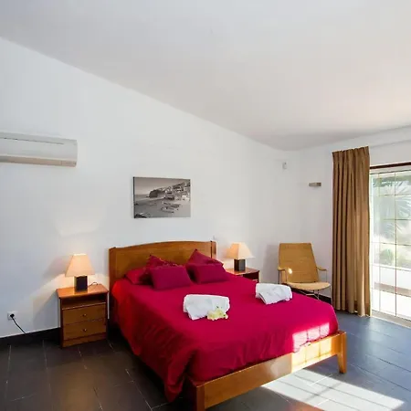 Carvoeiro Tennis - With Tennis Court And Private Heated Swimming Pool In Carvoeiro