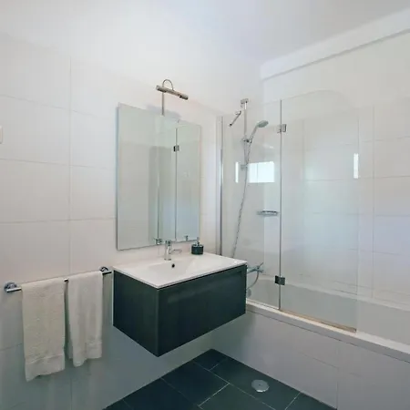 Carvoeiro Tennis - With Tennis Court And Private Heated Swimming Pool In Carvoeiro
