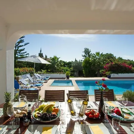 Carvoeiro Tennis - With Tennis Court And Private Heated Swimming Pool In Carvoeiro Villa