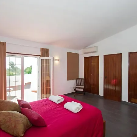 Carvoeiro Tennis - With Tennis Court And Private Heated Swimming Pool In Carvoeiro *