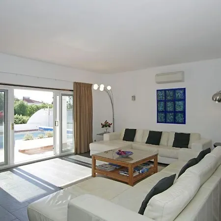 Carvoeiro Tennis - With Tennis Court And Private Heated Swimming Pool In Carvoeiro *